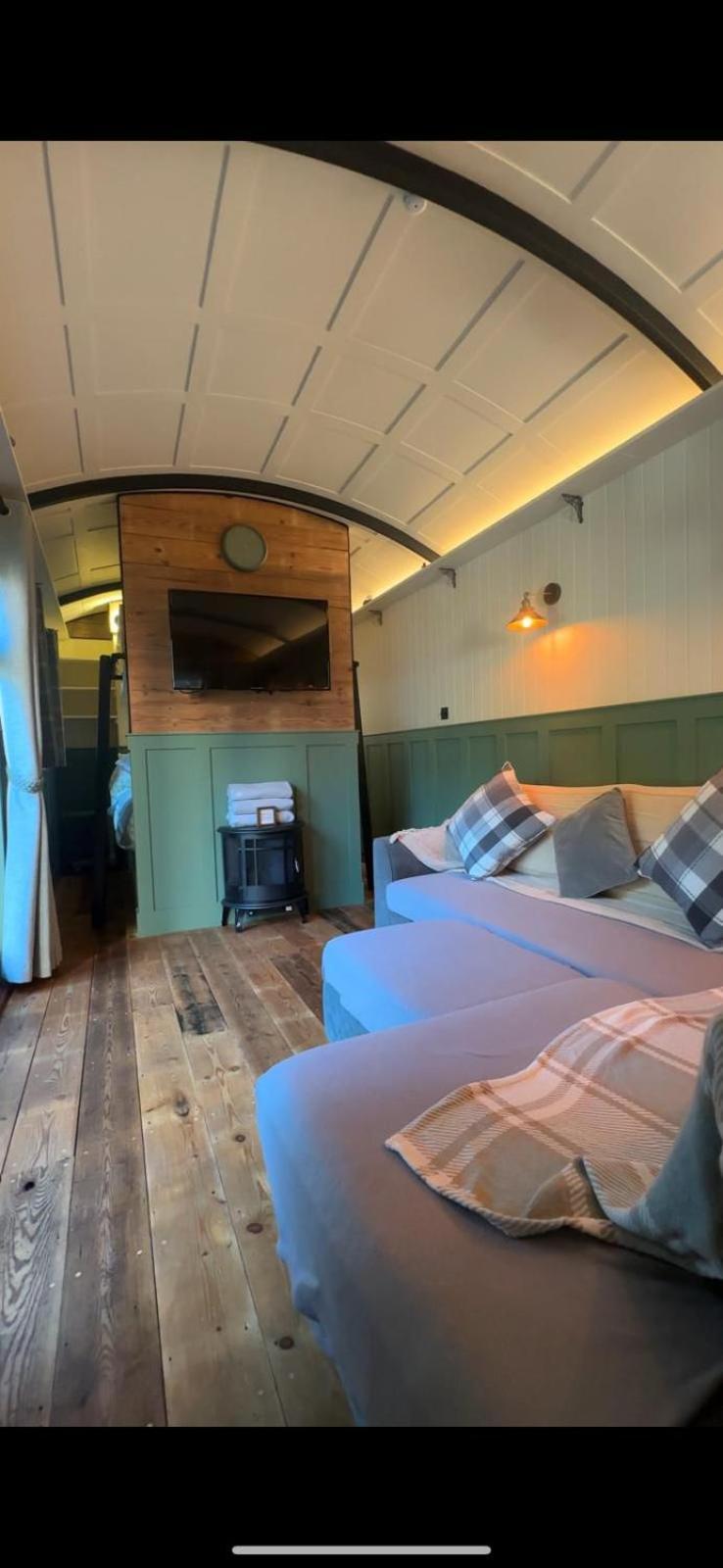 The Holly Hut Hotel Burton  Exterior foto